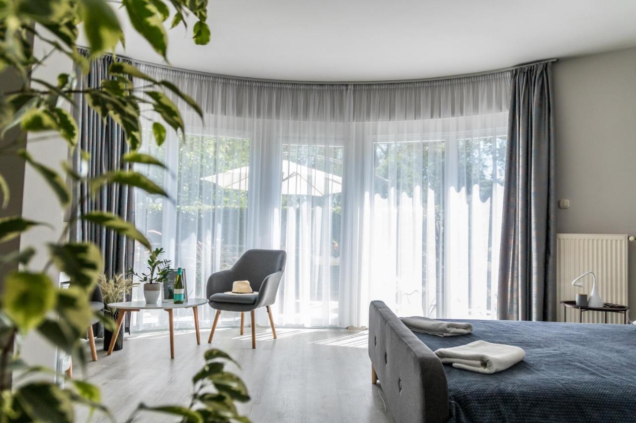 Villa 21 Boutique Rooms Balatonalmádi Extérieur photo