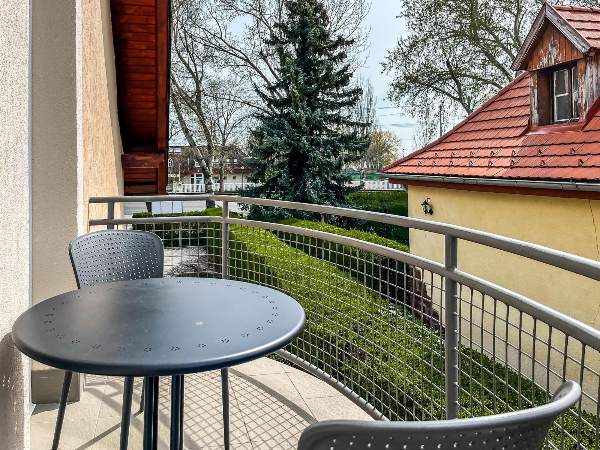 Villa 21 Boutique Rooms Balatonalmádi Extérieur photo